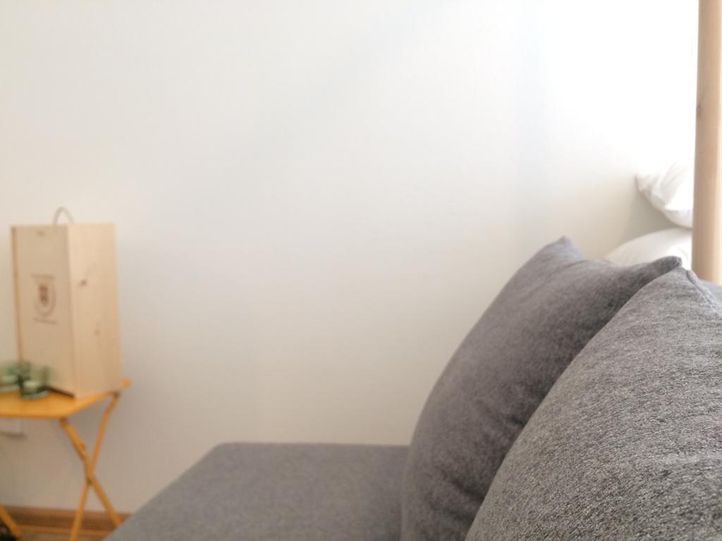 In Swiss - Downtown Rhine Riverside Luxury Apartment Basel